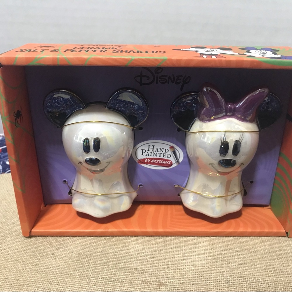 Disney Mickey and Minnie ghost salt and pepper shakers Halloween
